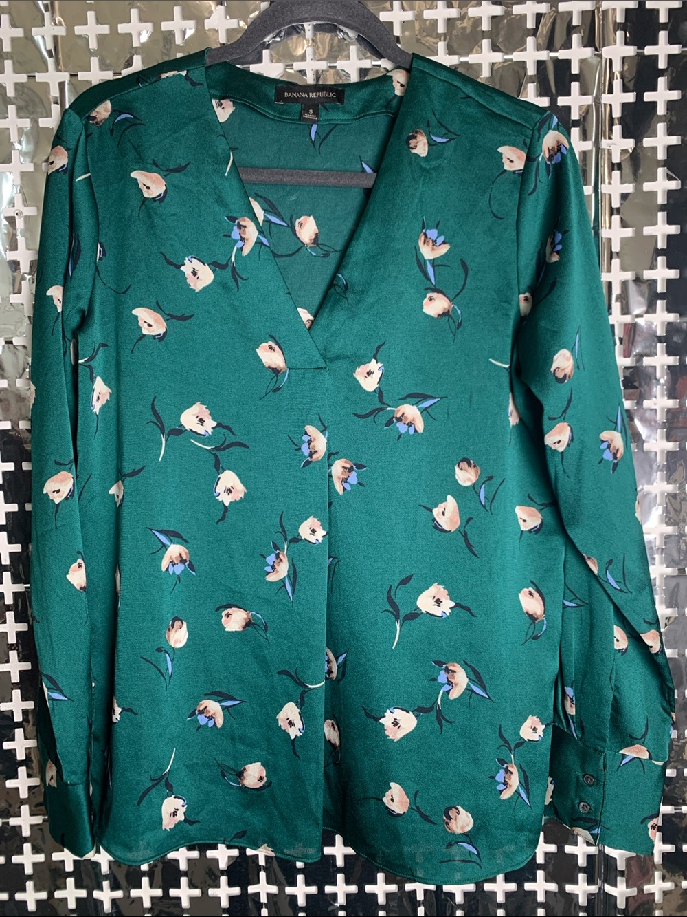 Banana Republic Emerald Green Floral V-Neck Long Sleeve Blouse